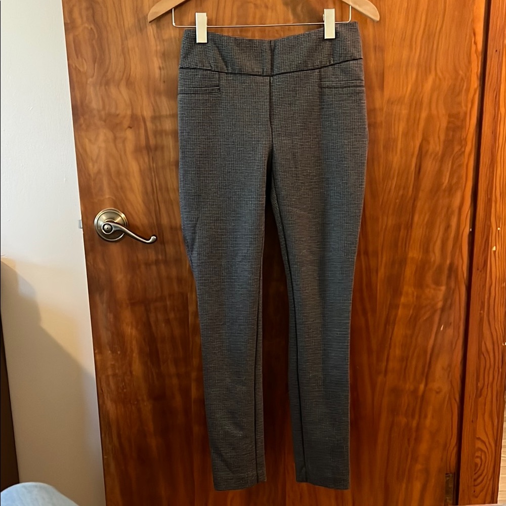 Dalia Gray Ankle Cropped Pants